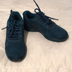 Women’s size 7.5 Green Tanjun Nike sneakers new